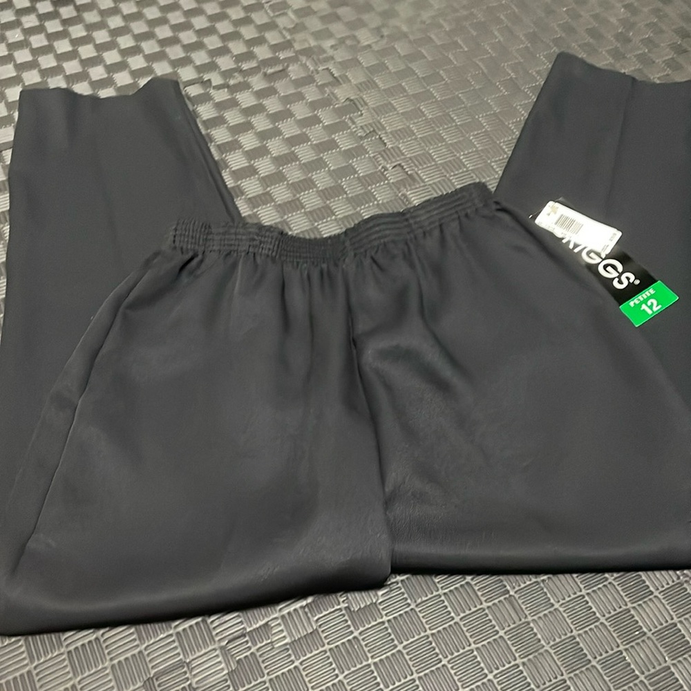 Briggs black pants size petite 12 elastic waistband has tags